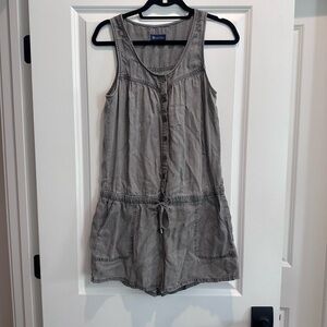 Tractr Gray Sleeveless Romper